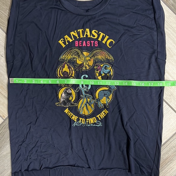NWOT Fantastic Beasts Dolman Style T-Shirt Size S - Picture 5 of 7